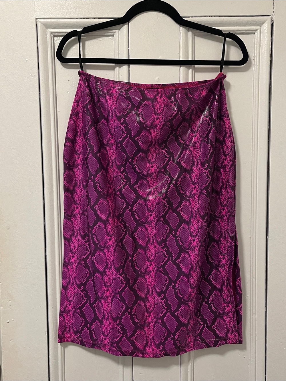 00s Women’s Fuchsia Snake-Print Skirt